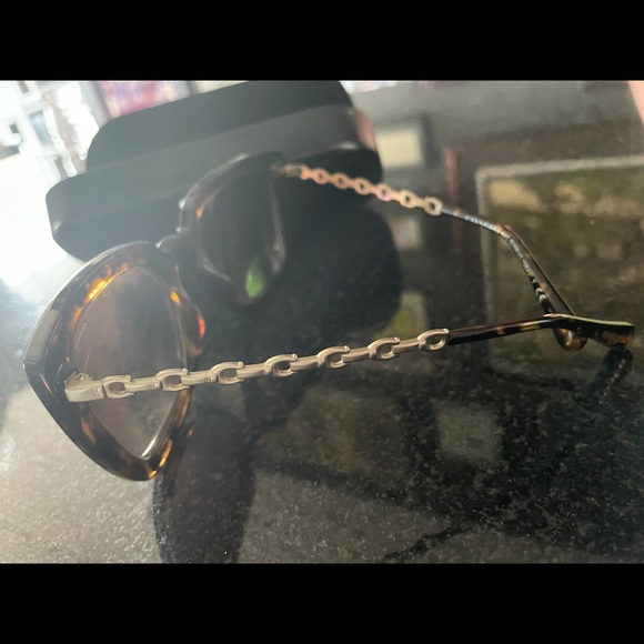 Coach Sunglasses!! - Picture 3 of 4